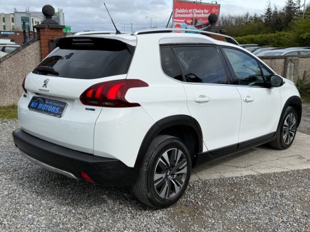 2016 Peugeot 2008 - thumbnail 3