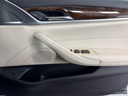 2019 BMW 5 Series - thumbnail 24