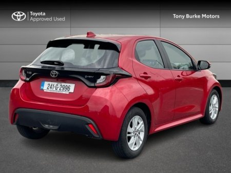 2024 Toyota Yaris - photo 2