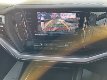 2020 Volkswagen Touareg 3.0TDI 286HP V6 4M DSG Design €39,950 thumbnail