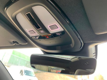 2025 Volvo EX40 - thumbnail 32