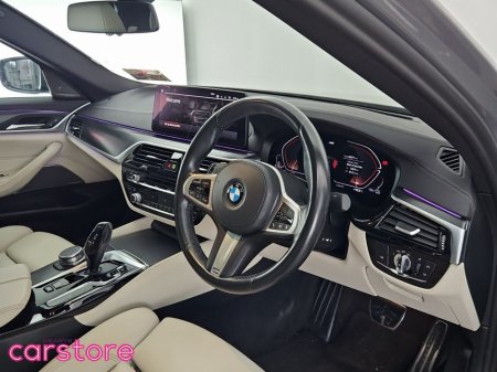 2021 BMW 5 Series - photo 9