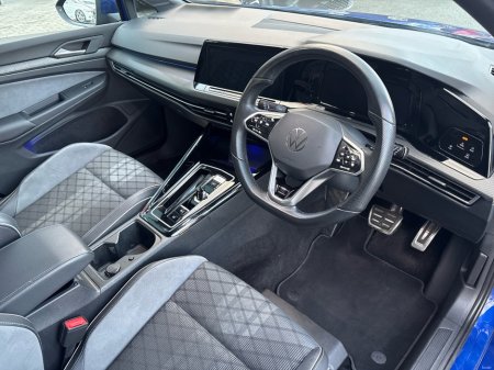 2023 Volkswagen Golf R-LINE 1.5 TSI MHEV 1 130HP €29,950 thumbnail