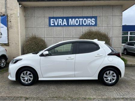 2020 Toyota Yaris - thumbnail 6