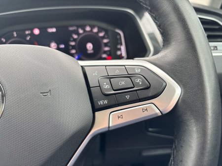 2022 Volkswagen Tiguan 2.0 TDI 150HP Elegance €34,975 thumbnail