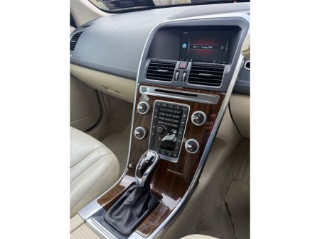 2015 Volvo XC60 - thumbnail 12