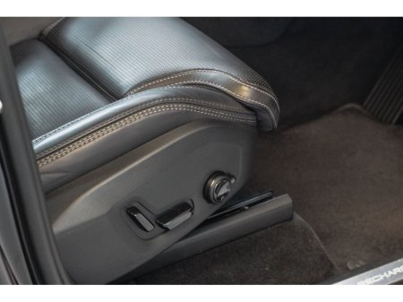 2022 Volvo XC90 RECHARGE T8 ULTIMATE DARK AWD €59,899 thumbnail