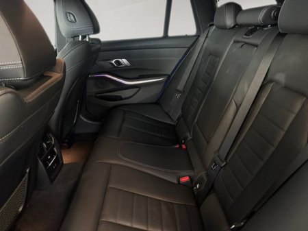 2021 BMW 3 Series - thumbnail 16