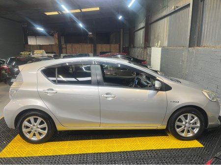 2014 Toyota Aqua - thumbnail 5