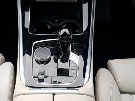 2022 BMW X5 xDrive45e xLine €67,995 thumbnail