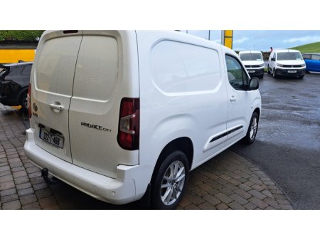 2022 Toyota Proace PR 1.5 GX SWB  **3 SEATER VAN** €16,950