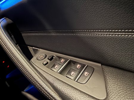 2022 BMW 5 Series - thumbnail 28