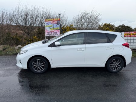 2015 Toyota Auris - thumbnail 3