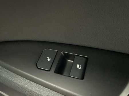 2026 Kia Sportage K3 1.6 Crdi Magma Red €46,900 thumbnail