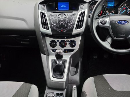 2012 Ford Focus - thumbnail 9