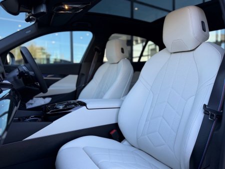 2026 BMW 5 Series - thumbnail 5