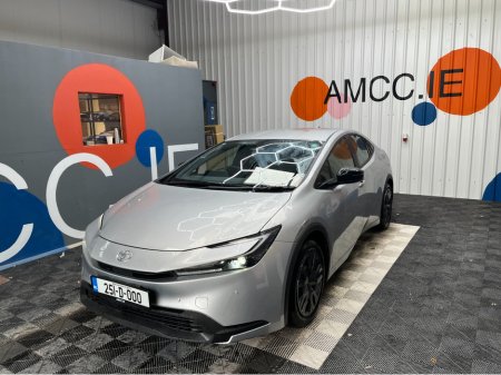 2025 Toyota Prius - thumbnail 5