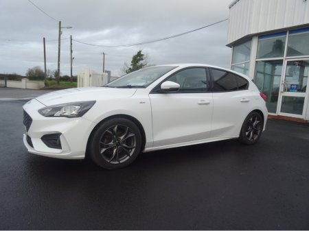 2019 Ford Focus ST-LINE 1.0 ECOBOOST 125 125PS 4DR €18,450 thumbnail