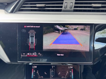 2022 Audi e-tron - thumbnail 16