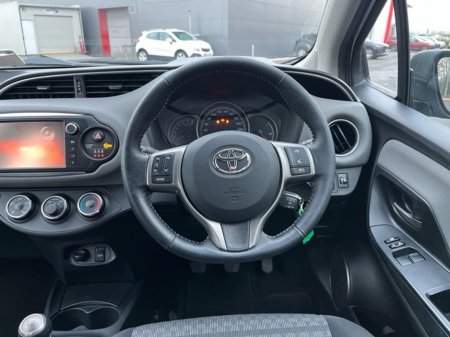 2017 Toyota Yaris YARIS 1.0 5DR LUNA €10,450 thumbnail
