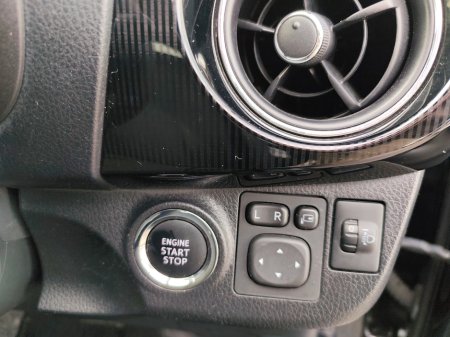 2018 Toyota Vitz - thumbnail 15