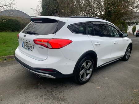 2021 Ford Focus - thumbnail 2