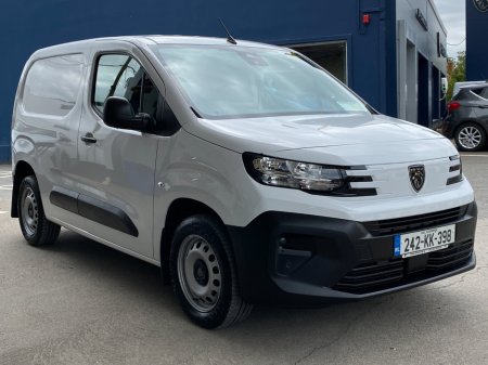 2024 Peugeot Partner  €19,430