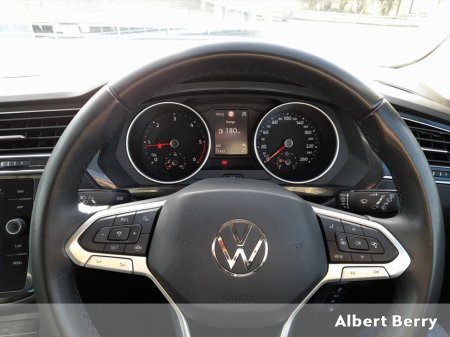 2024 Volkswagen Tiguan - thumbnail 18