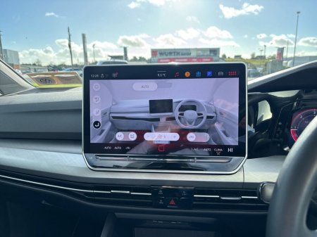 2025 Volkswagen Golf GOLF EDITION 75 2.0 TDI 116HP €31,975 thumbnail