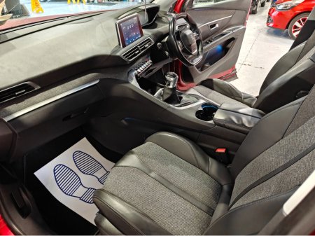 2018 Peugeot 3008 ALLURE 1.2 130 4DR €13,450 thumbnail