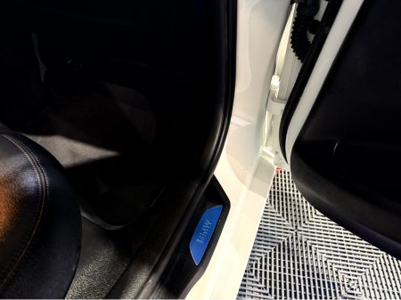 2015 BMW 3 Series 4d 320D LUXURY (AUTO) €16,249 thumbnail