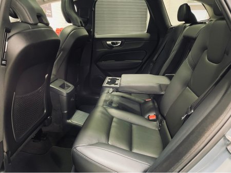 2023 Volvo XC60 - thumbnail 14