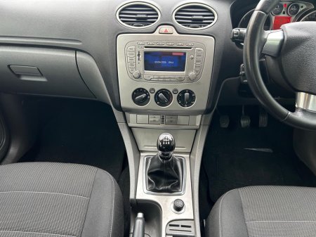 2011 Ford Focus - thumbnail 17