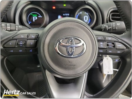 2023 Toyota Yaris - thumbnail 17