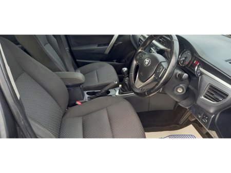 2016 Toyota Corolla - thumbnail 5