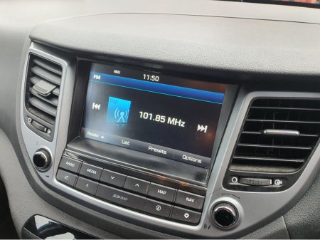 2016 Hyundai Tucson 1.7 SE NAV 116PS 5DR €11,950 thumbnail