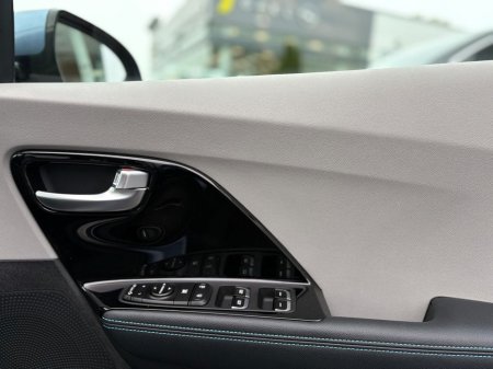 2020 Kia Niro Plug in hybrid €21,995 thumbnail