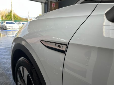 2022 Volkswagen ID.4 €26950 2022 VOLKSWAGEN ID.4 PRO LAUNCH EDITION AUTOMATIC / CRUISE CONTROL / 360° CAMERA / ELECTRIC MEMORY & HEATED SEATS / APPLE CARPLAY / AMBIENT LIGHTS / PANORAMIC SUNROOF €26,950 thumbnail