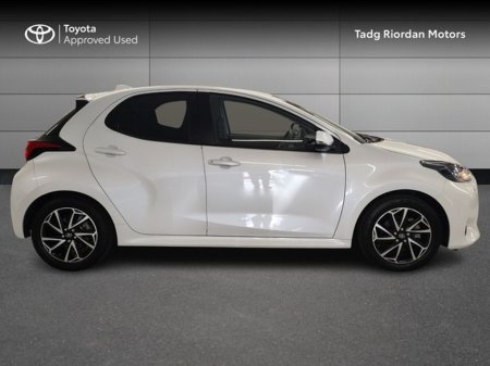2024 Toyota Yaris - thumbnail 3