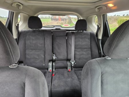 2015 Nissan X-Trail - thumbnail 8