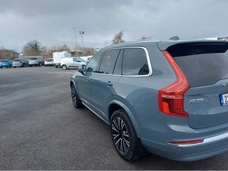 2023 Volvo XC90 T8 PHEV CORE AWD 5DR AUTO €67,950 thumbnail