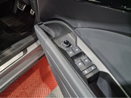 2024 Audi Q4 e-tron 45 S LINE (TECH PACK / 82KWH BATTERY) 282BHP AUTOMATIC **ONE OWNER / APPLE CARPLAY / ADAPTIVE CRUISE CONTROL / FULL LEATHER / SONOS PREMIUM SOUND / SAT NAV / REVERSE CAMERA / WIRELESS PHONE CHARGING** €43,900 thumbnail