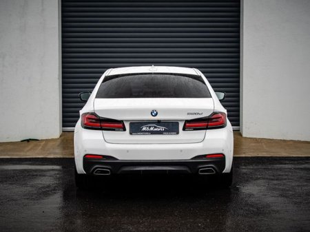 2022 BMW 5 Series - thumbnail 2