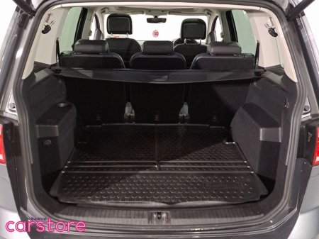 2016 Volkswagen Touran 2.0 TDI 150HP DSG Comfortline €18,880 thumbnail