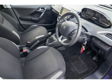 2015 Peugeot 208 - thumbnail 2