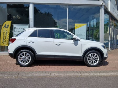 2024 Volkswagen T-Roc T-ROC LIFE 2.0 TDI M6F 116HP €33,950