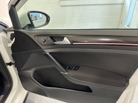 2014 Volkswagen Golf - thumbnail 22