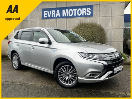 2020 Mitsubishi Outlander G 4WD AUTOMATIC PHEV 2.4 PETROL //HIGH SPEC//HALF LEATHER ELECTRIC HEATED SEATS//HEATED STEERING WHEEL//REVERSE CAMERA//KEYLESS ENTRY//