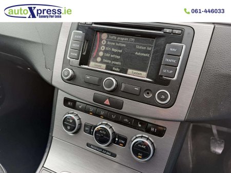 2014 Volkswagen Passat - thumbnail 4