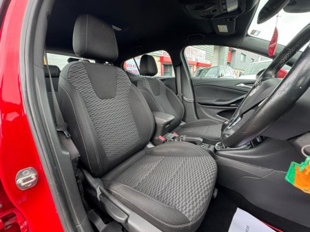 2016 Vauxhall Astra - thumbnail 9